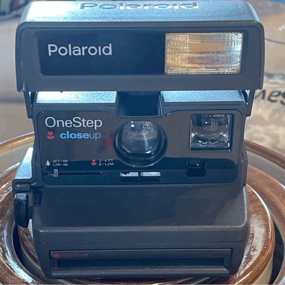 Vintage Polaroid 600 One Step Instant Camera with Electronic flash auto focus - Picture 3 of 8